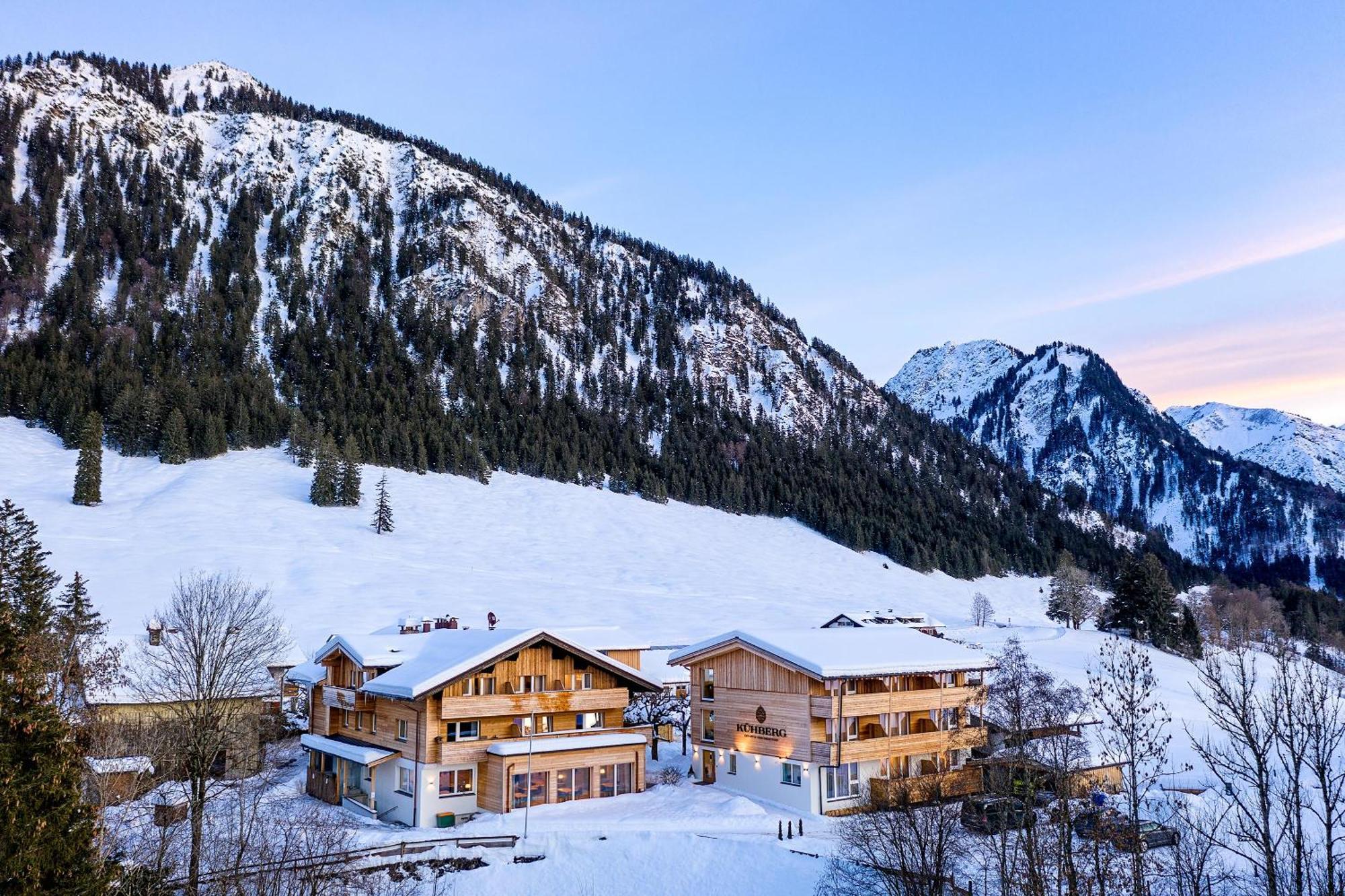 Hotel Kuehberg オーベルストドルフ エクステリア 写真